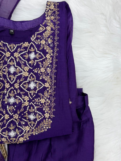 Noorvi Royale A-Line Suit
