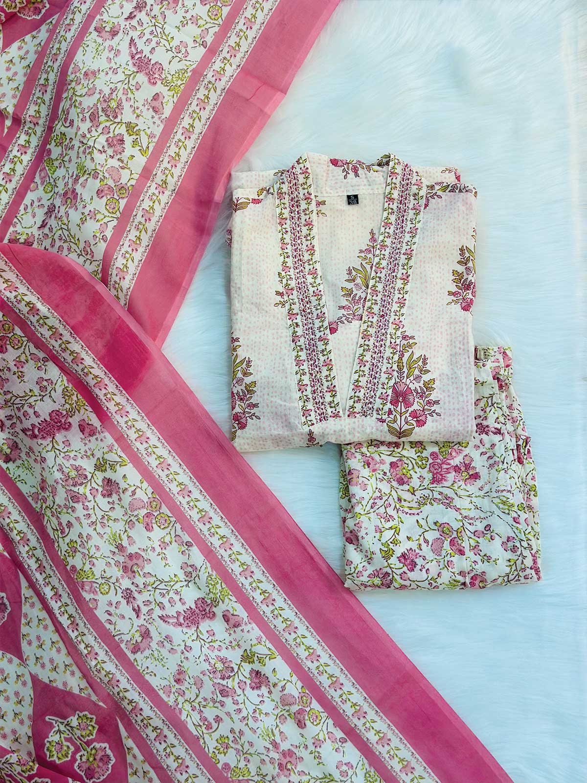 Gulaabi Raahi Suit