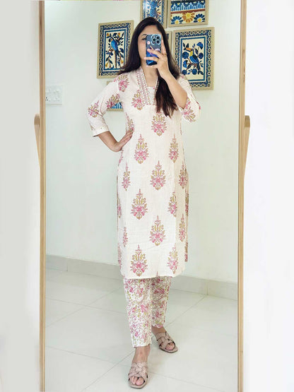 Gulaabi Raahi Suit