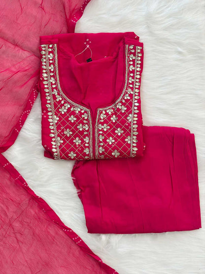 Gulabi Rivaaz Suit
