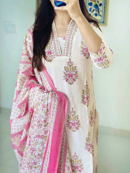 Gulaabi Raahi Suit