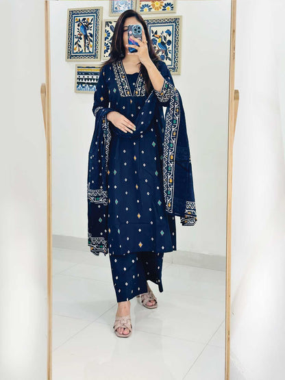 Nayra Nooré A-line Suit